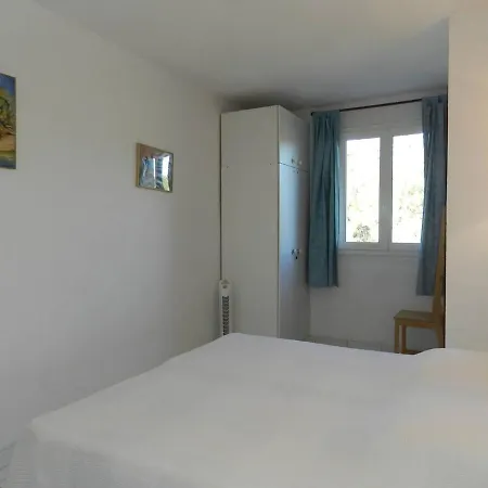 Apartment Le Lavandou, 3 Pieces, 6 Personnes - Fr-1-713-83 *