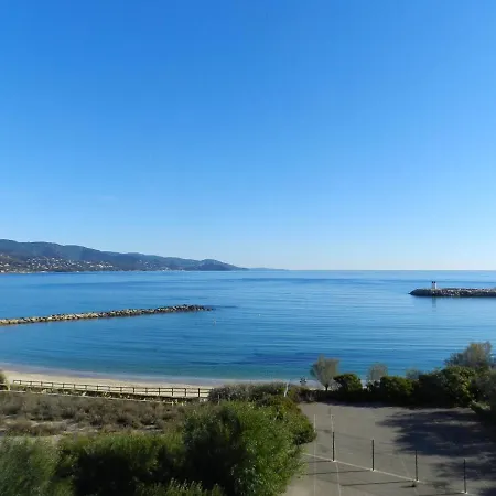 Le Lavandou, 3 Pieces, 6 Personnes - Fr-1-713-83 Apartment